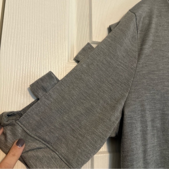 Bobbie Brooks Gray Short Sleeve Top - Picture 4 of 6